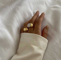 Mother of Pearl Gold Signet Ring