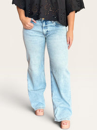 Kut From the Kloth Selena baggy low rise straight leg jeans in light wash with 5 pockets