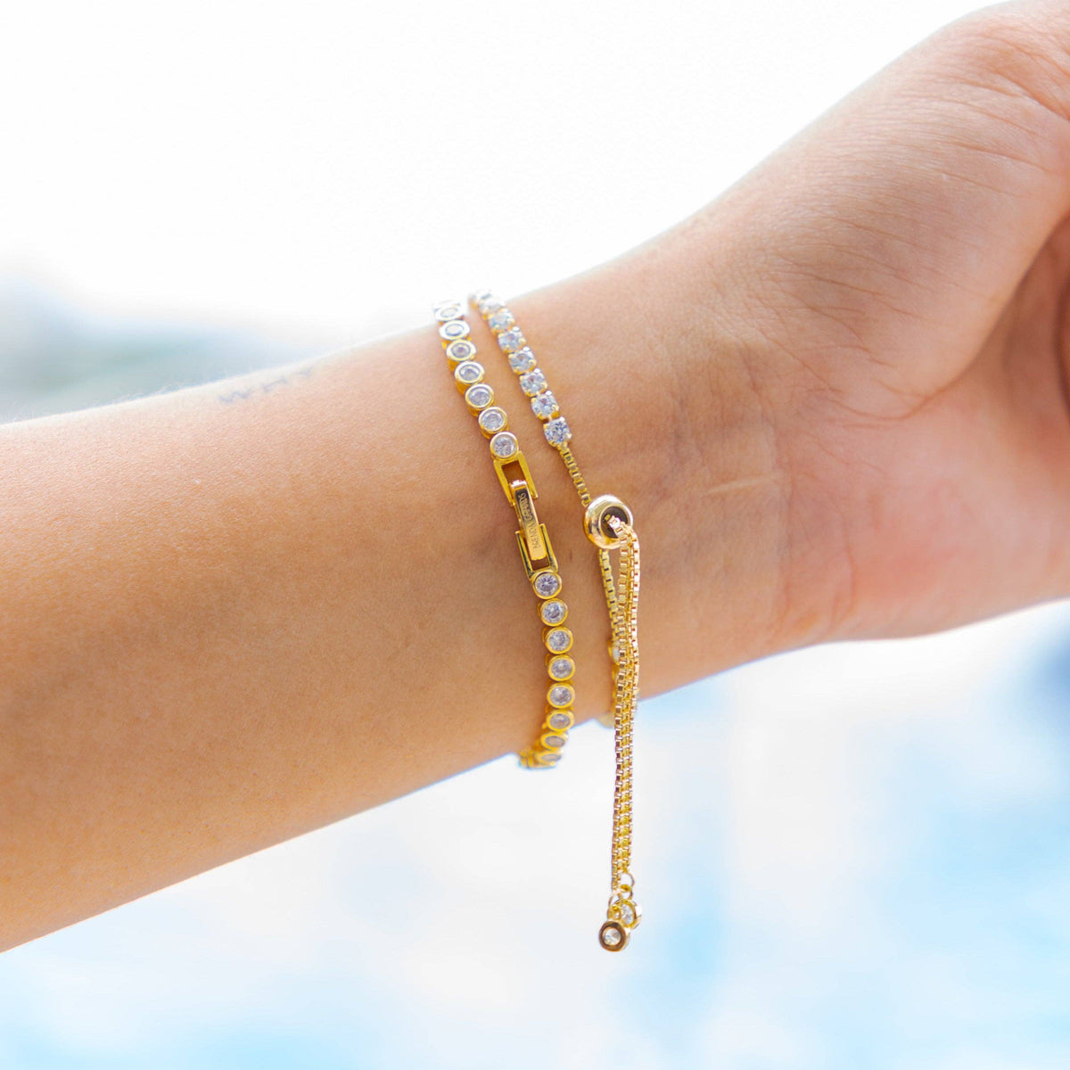 18K Gold Pull Tie Tennis Bracelet: Silver